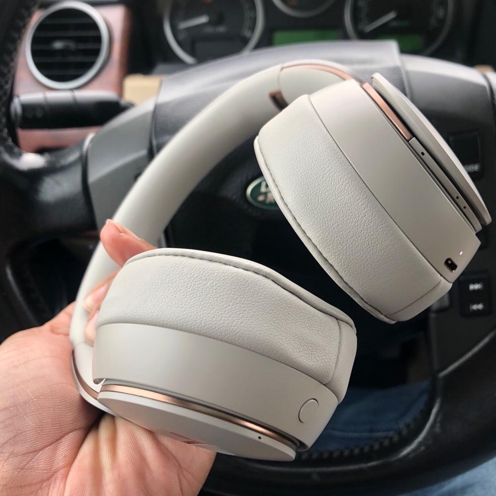 Beats solo pro wireless
